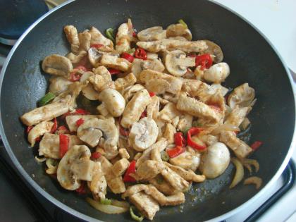 Acılı Mantarlı Tavuk Sote