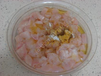 Fırında Beşamel Soslu Tavuk Yemeği