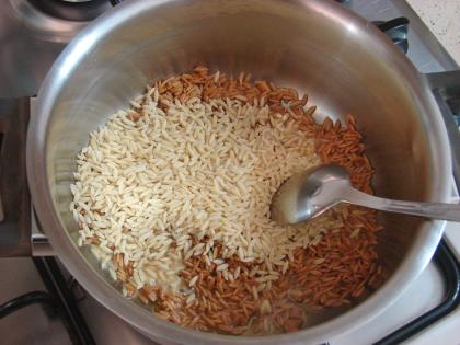 İki Renkli Arpa Şehriye Pilavı