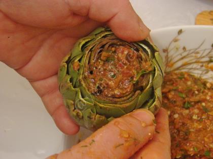 Yapraklı Taze Enginar Dolması