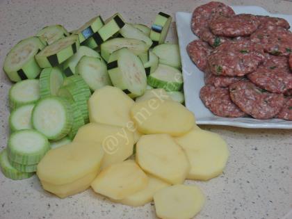 Fırında Köfteli Sebze Dizmesi