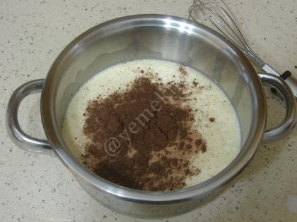 İki Renkli İrmik Tatlısı