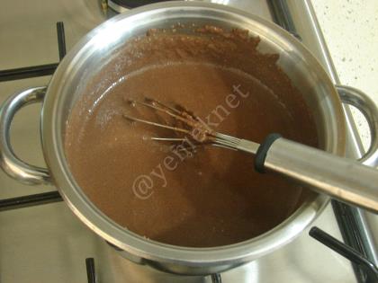 İki Renkli İrmik Tatlısı