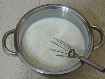 İki Renkli İrmik Tatlısı