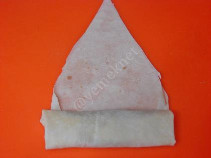 Sucuklu Paçanga Böreği