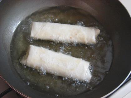 Sucuklu Paçanga Böreği