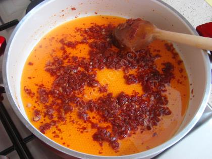 Yoğurtlu Semizotu Yatağında Bulgur Köftesi