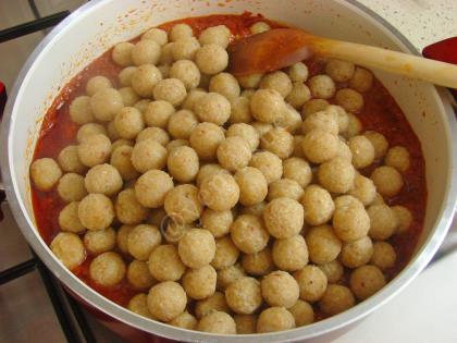 Yoğurtlu Semizotu Yatağında Bulgur Köftesi