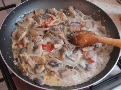 Kremalı Mantarlı Et Yemeği