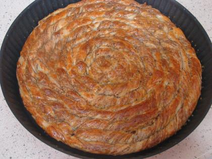 Haşhaşlı Cevizli Burma Çörek