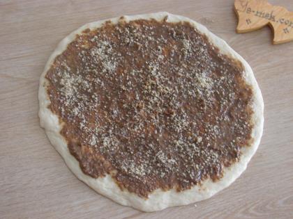 Haşhaşlı Cevizli Burma Çörek