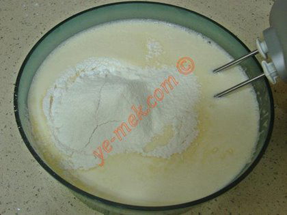 İki Renkli Sodalı Kek