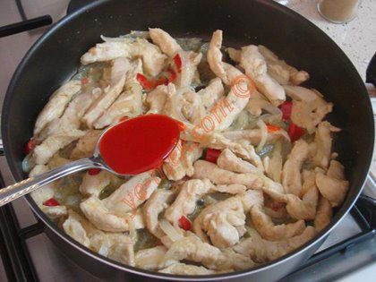 Kremalı Soğanlı Tavuk Yemeği