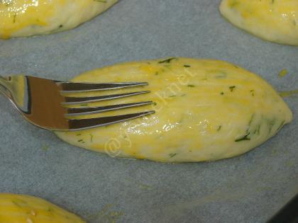 Peynirli Dereotlu Pastane Poğaçası