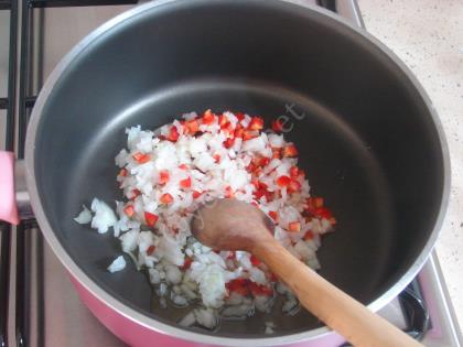 Arpa Şehriyeli Kırmızı Mercimek Çorbası