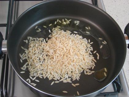 Arpa Şehriyeli Kuskus Pilavı