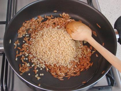 Arpa Şehriyeli Kuskus Pilavı