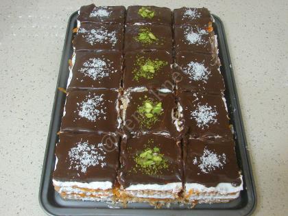 Havuçlu Bisküvili Yaş Pasta