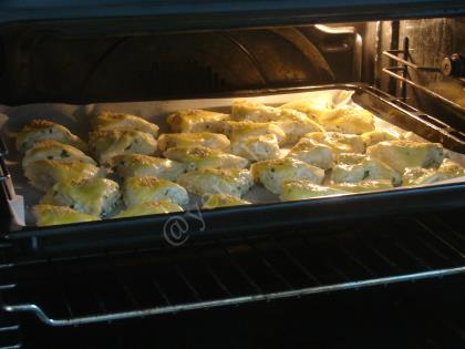 Peynirli Çıtır Üçgen Börek