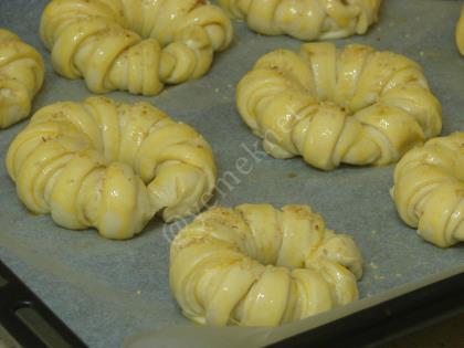 Şeritli Çiçek Poğaça