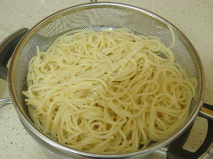 Tavada Makarna Böreği