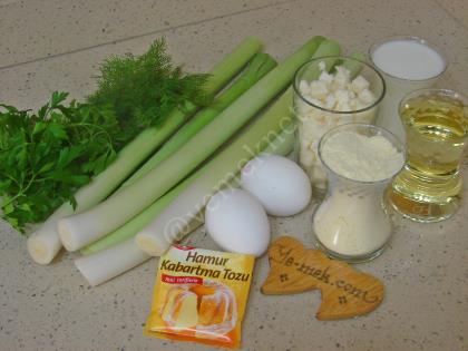 Fırında Peynirli Pırasa