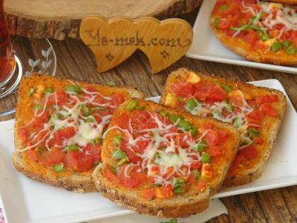 Fırında Kahvaltılık Ekmek Dilimleri