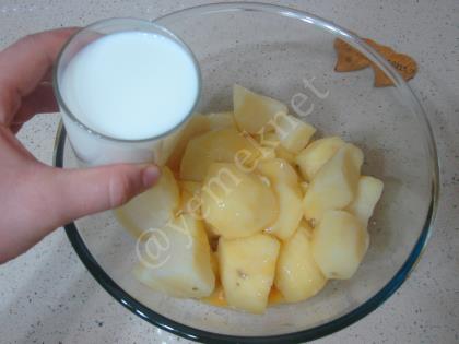 Patatesli Rulo Börek