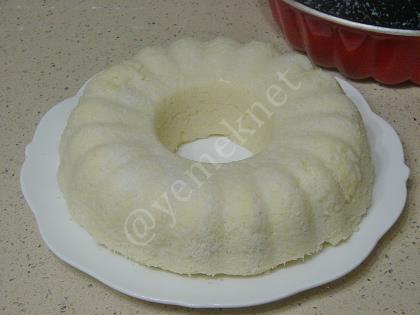 Sürprizli İrmik Tatlısı