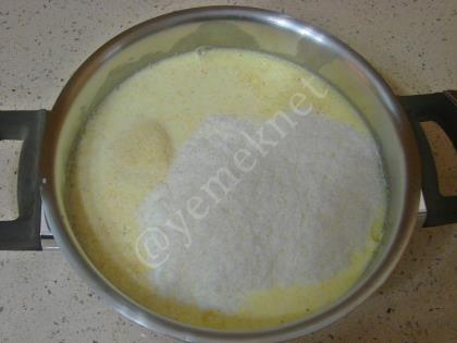 Sürprizli İrmik Tatlısı