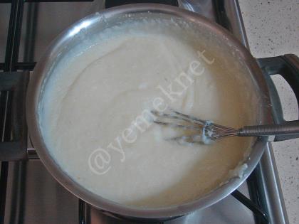 Sürprizli İrmik Tatlısı