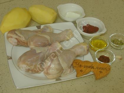 Fırında Patatesli Tavuk But Yemeği