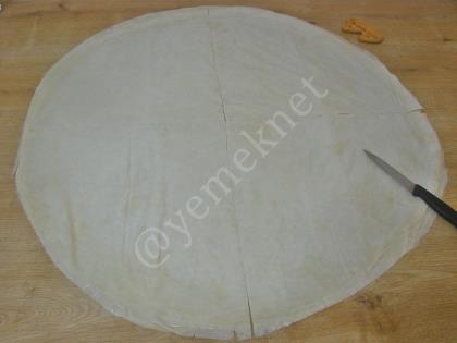 Hazır Yufkadan Peynirli Kruvasan Börek