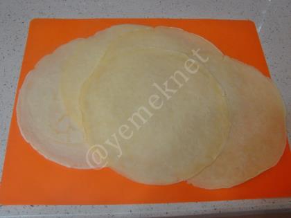 Peynirli Krep Böreği