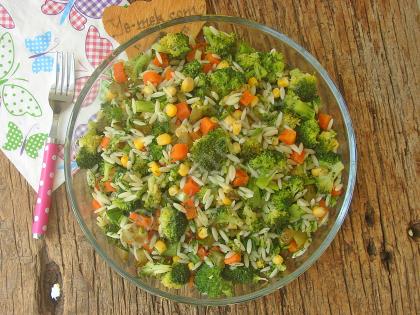 Şehriyeli Brokoli Salatası