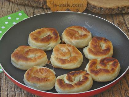 Tavada Peynirli Gül Böreği