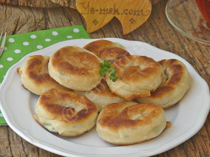 Tavada Peynirli Gül Böreği