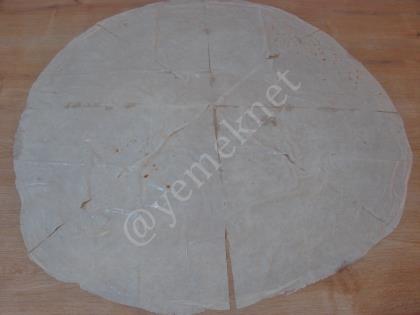 Tavada Peynirli Gül Böreği