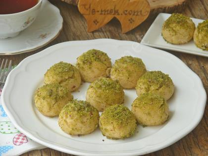 Fıstıklı Islak Kurabiye