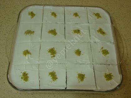 Haşhaşlı İrmik Tatlısı