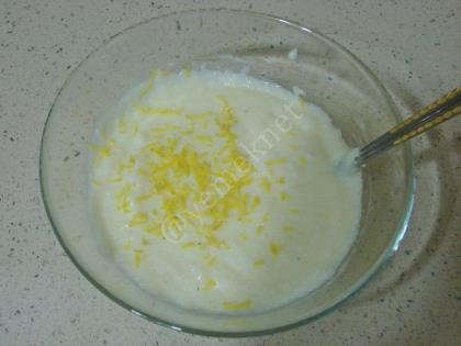 Üç Renkli İrmik Tatlısı