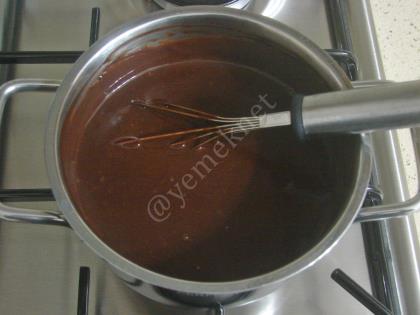 Çikolatalı Muhallebili Pasta