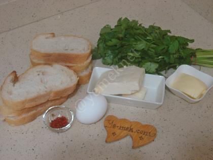 Fırında Maydanozlu Ekmek Dilimleri