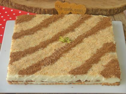 Bisküvili Yalancı Tavuk Göğsü Tatlısı