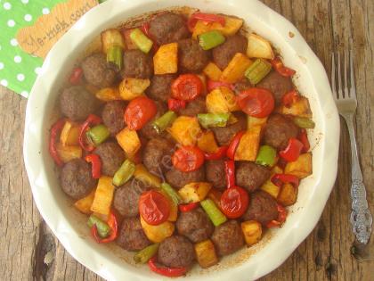 Fırında Köfteli Patates Yemeği