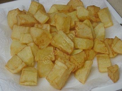 Fırında Köfteli Patates Yemeği