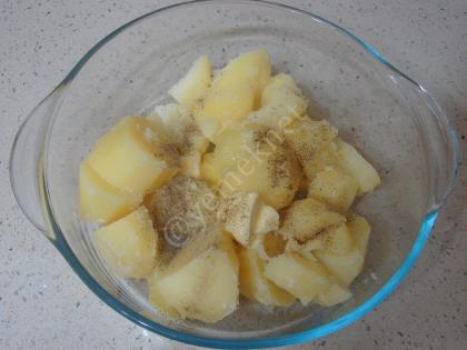 Fırında Patates Püreli Tavuk Yemeği