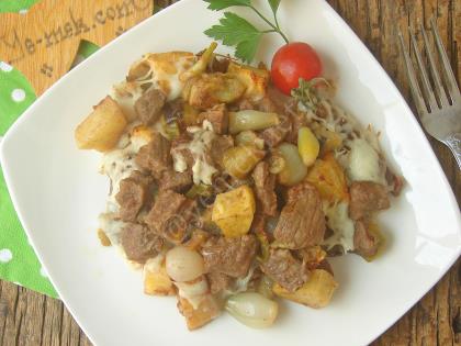 Fırında Kaşarlı Et Sote