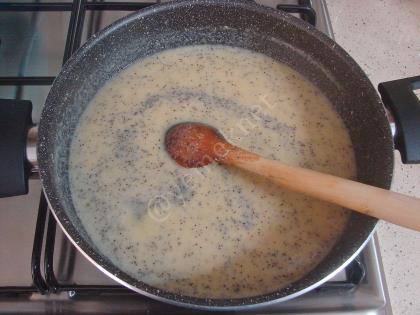 Haşhaşlı İrmik Helvası