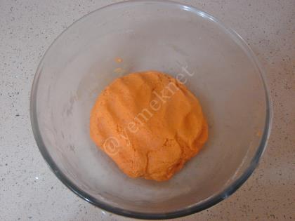 Peynirli Salçalı Poğaça